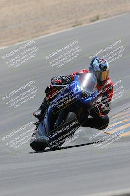 media/Apr-09-2023-SoCal Trackdays (Sun) [[333f347954]]/Turn 10 (115pm)/